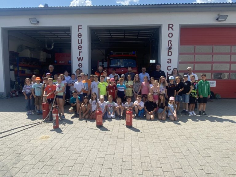 Grossansicht in neuem Fenster: 16.06.2023 Ein Besuch bei der Feuerwehr Grossansicht in neuem Fenster: 16.06.2023 Ein Besuch bei der Feuerwehr