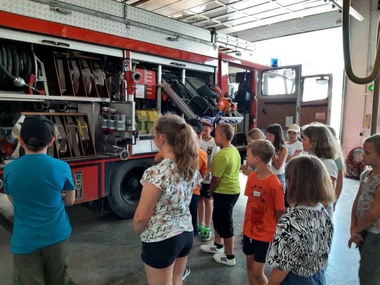 Grossansicht in neuem Fenster: 16.06.2023 Ein Besuch bei der Feuerwehr Grossansicht in neuem Fenster: 16.06.2023 Ein Besuch bei der Feuerwehr