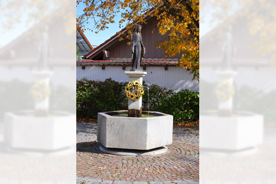 Grossansicht in neuem Fenster: A3 • Kronwittberg - Brunnen mit Marienstatue